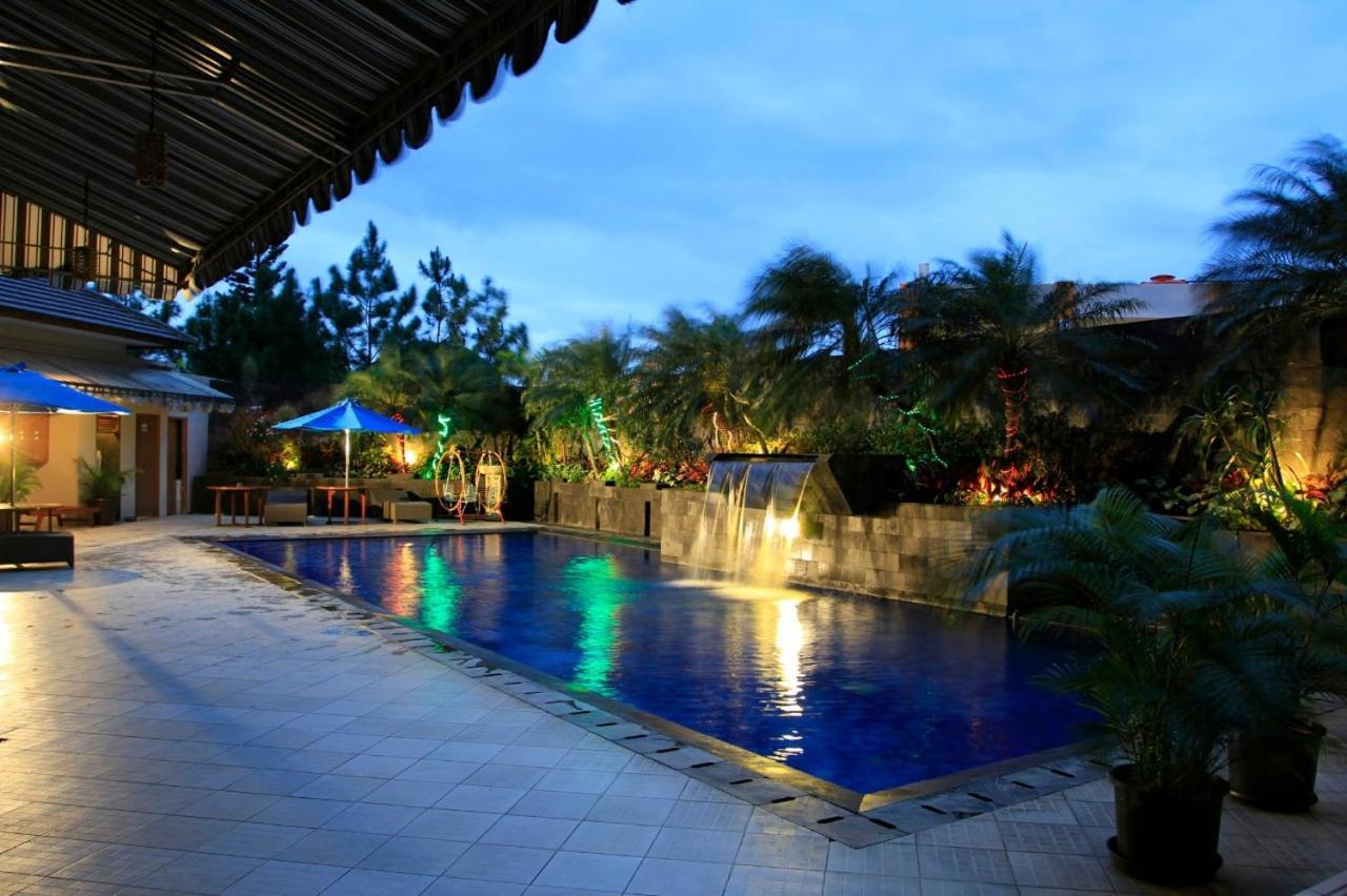 Youre At - The Majesty Apartment Bandung Esterno foto